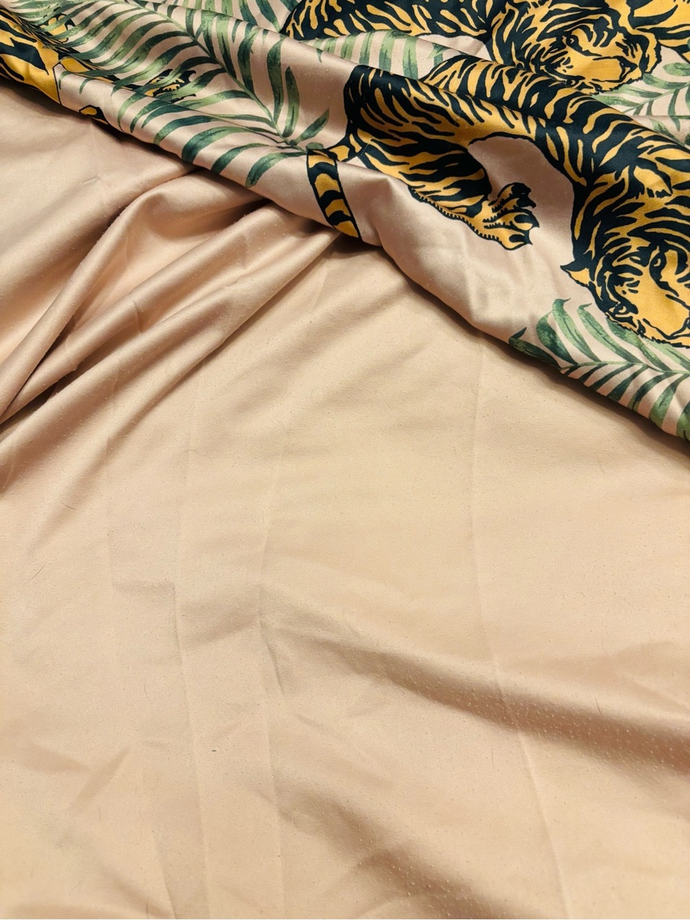 Z Gallerie Tigress Satin King Duvet Cover - Picture 7 of 8